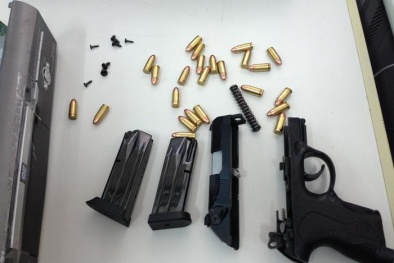 Nhập lậu súng qua đường chuyển phát nhanh